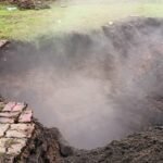 मूसलाधार से झरिया नागेश्वर मंदिर प्रांगण में बना 100 फीट का गोफ, अफरातफरी का माहौल..