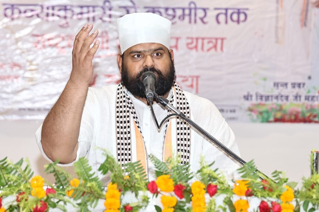 दीप वहां जलाएं, जहां अब भी अंधेरा है:  संत प्रवर श्री विज्ञान देव जी महाराज..