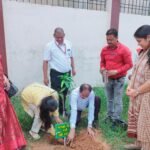 DC ने वृद्धाश्रम में किया पौधारोपण…बुजुर्गों से मिलकर जाना उनका हालचाल..कहा,पर्यावरण को बचाना हमारी प्राथमिकता…