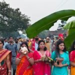 दुर्गा पूजा के लेकर पूजा पंडालों व मंदिरों से भक्तों ने निकाली भव्य कलश यात्रा