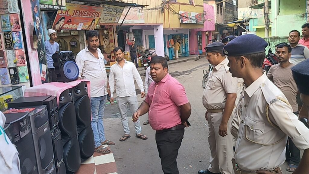 नगर निगम की इनफ़ोर्समेंट टीम ने  केंदुआ बाजार सहित कई जगह पर अतिक्रमण अभियान चलाया…