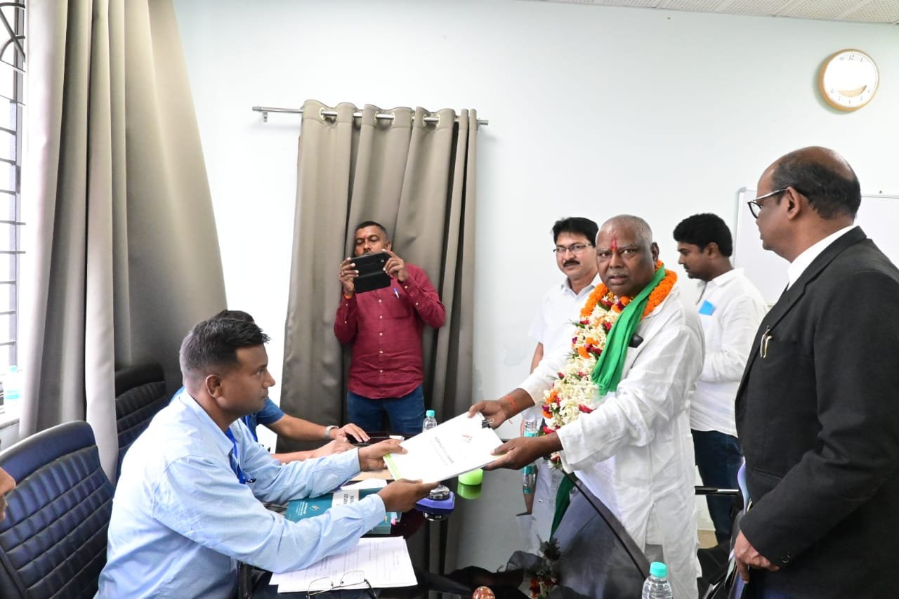 झारखंड में कुर्मी व महतो समाज का असली लीडर कौन…?