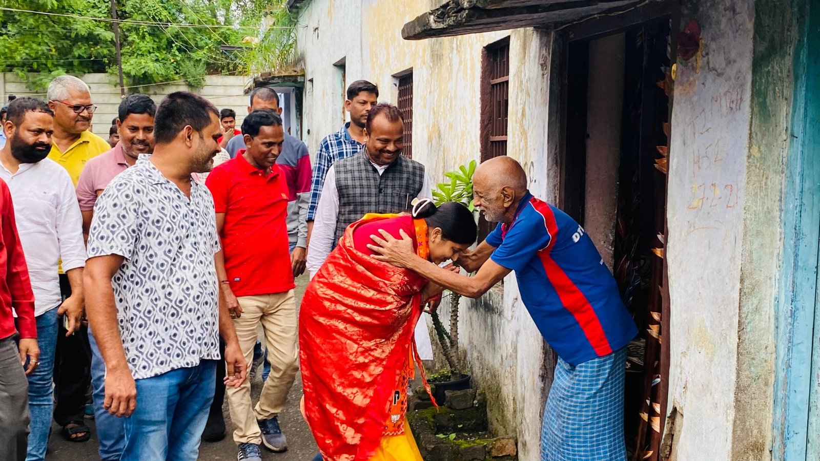 रागिनी सिंह ने  बस्ताकोला मंडल के विभिन्न क्षेत्रों का सघन दौरा एवं जनसंपर्क अभियान चलाया…