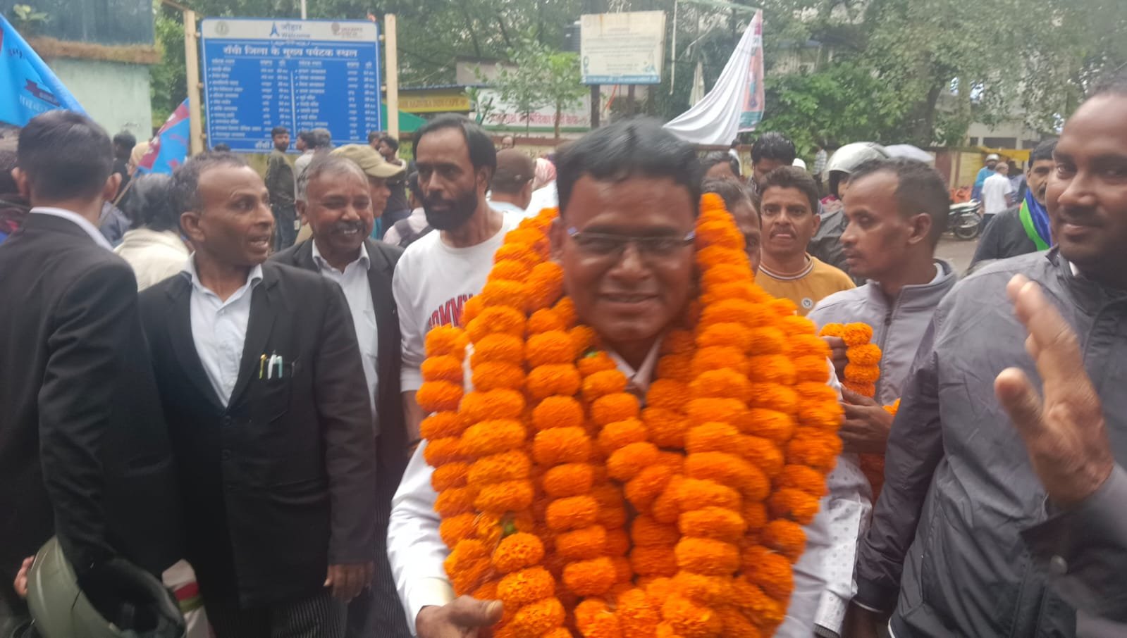 खिजरी से निर्दलीय प्रत्याशी के रूप में जगन लिंडा ने किया नामांकन…