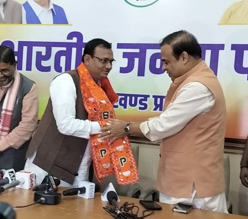 भाजपा में मिलन समारोह का आयोजन..अपने समर्थकों के साथ शामिल हुए कांग्रेस के पूर्व कार्यकारी अध्यक्ष मानस सिन्हा…