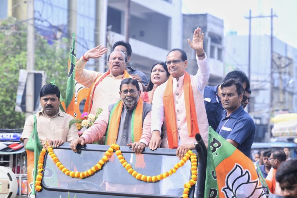 केन्द्रीय मंत्री शिवराज सिंह चौहान.. झारखंड की गिरिडीह और देवघर विस से BJP प्रत्याशियों के नामांकन दाखिल कार्यक्रम में शामिल हुए और जनसभा को संबोधित किया…