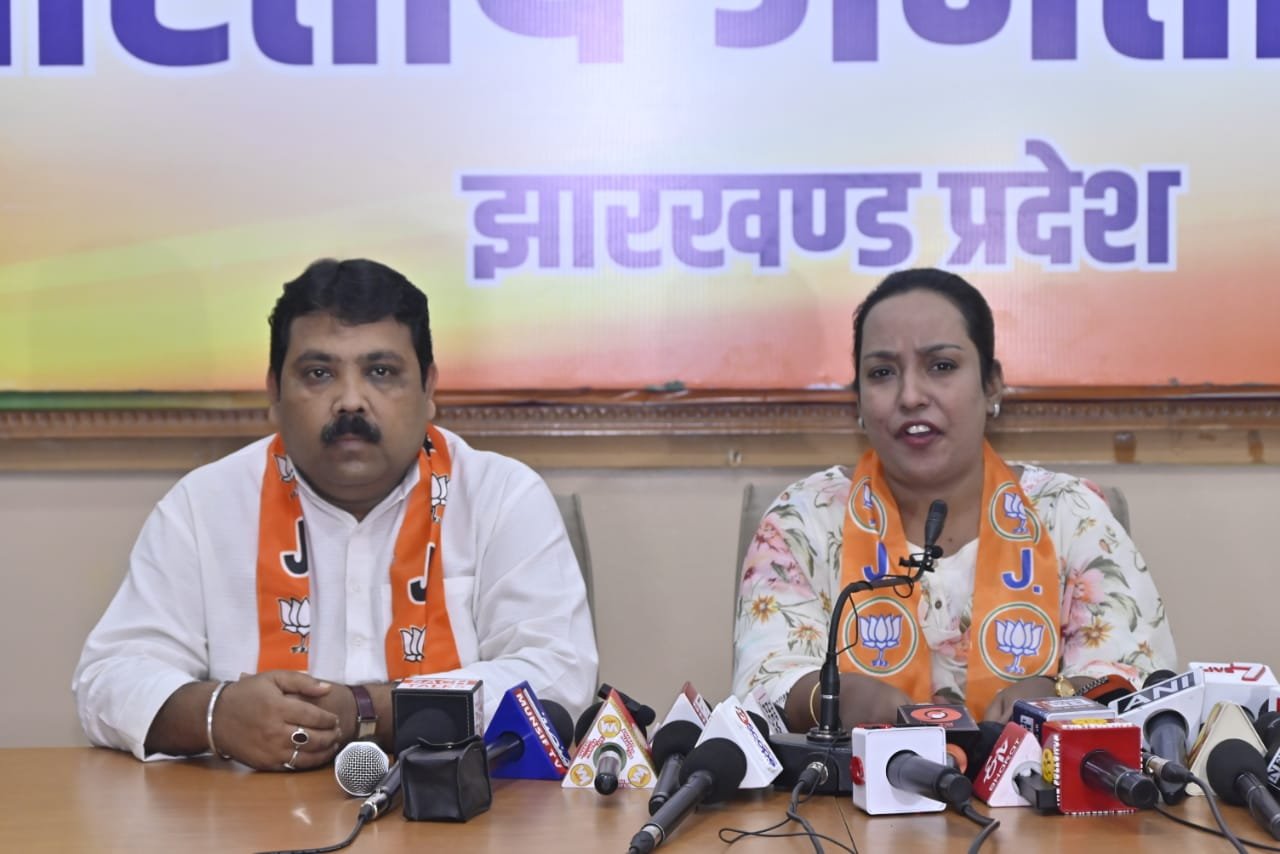 इरफान अंसारी को मंत्रिमंडल से नहीं हटाकर हेमंत सोरेन महिला का अपमान करने वालों को दे रहे संरक्षण : राफिया नाज…