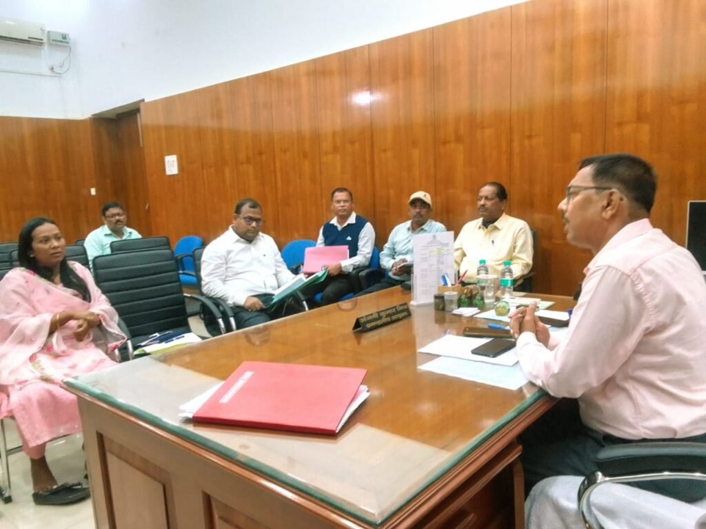 विस चुनाव 2024 को लेकर प्रमंडलीय कार्यालय में हुई समीक्षा बैठक…