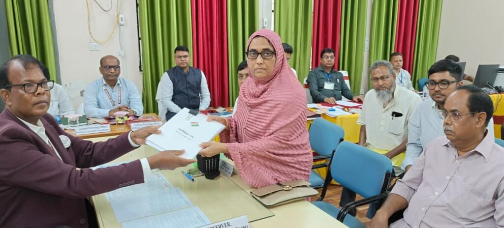 पाकुड़ कांग्रेस प्रत्याशी निशात आलम ने किया नामांकन..