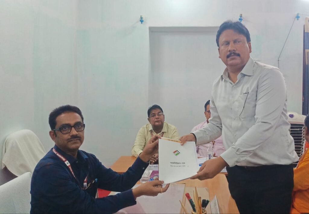 महेशपुर से भाजपा प्रत्याशी नवनीत हेंब्रम ने किया नामांकन…