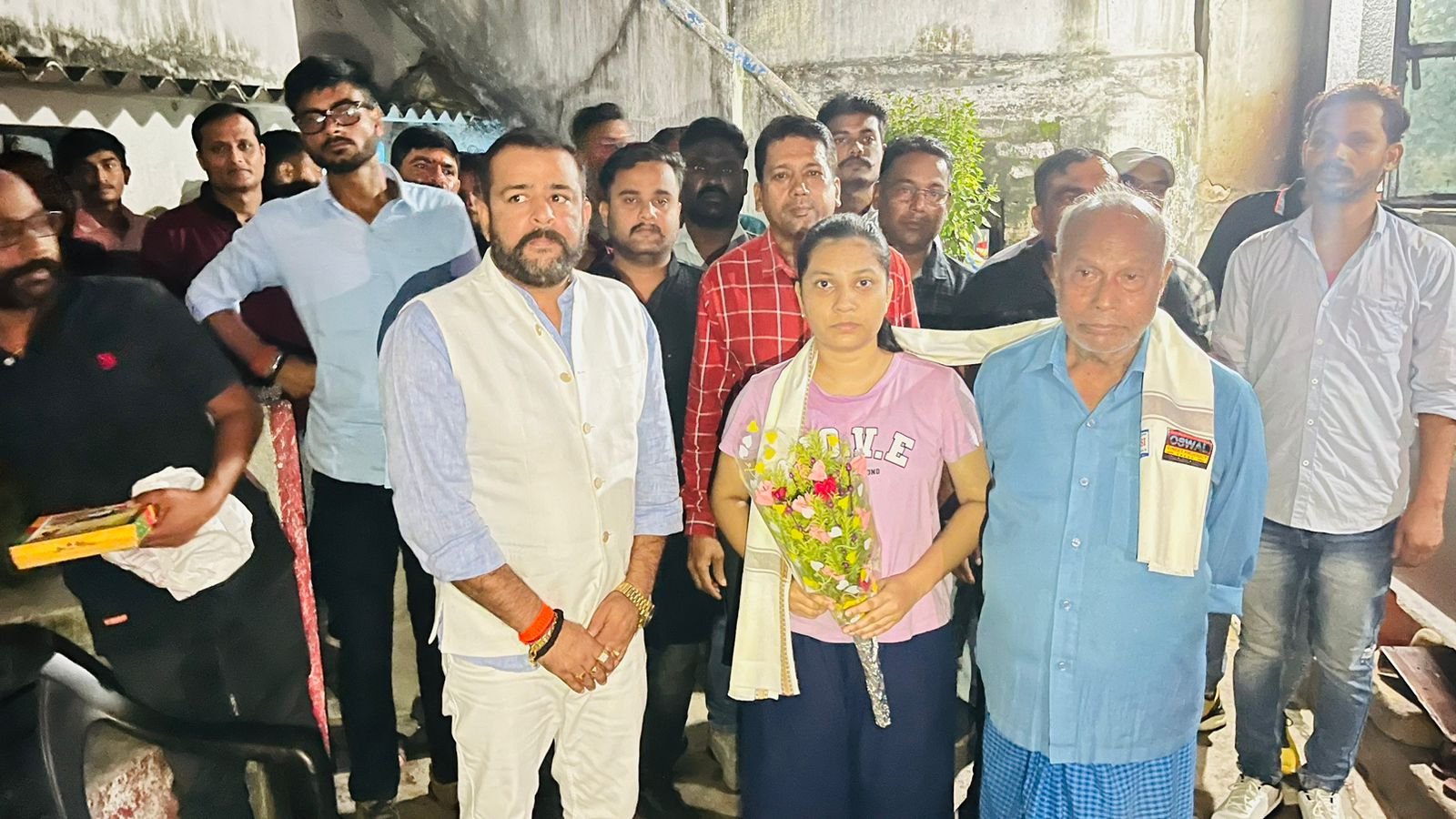 भाजपा युवा नेता लक्की सिंह ने कांड्रा की कुमकुम गोराई को किया सम्मानित…