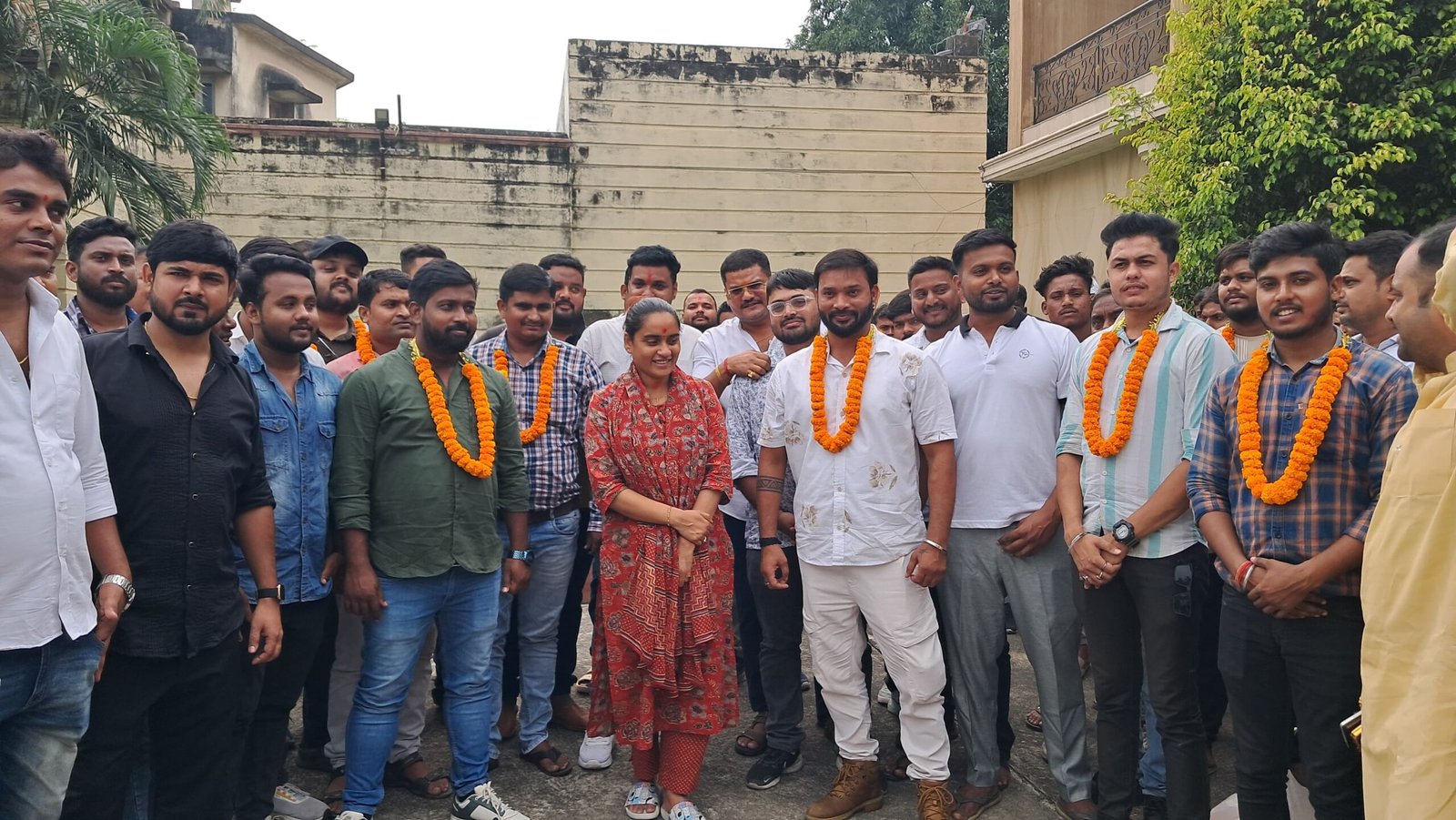 बड़ी संख्या में युवाओं ने जनता मजदूर संघ का दामन थामा, संघ में जुडने पर माला पहना कर युवाओं को किया स्वागत…