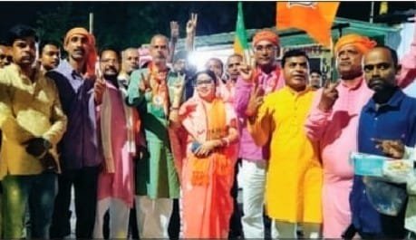 हरियाणा में BJP की जीत पर तारा देवी के नेतृत्व में भाजपा कार्यकर्ताओं ने जमकर आतिशबाजी किया और मिठाइयां बांटी…