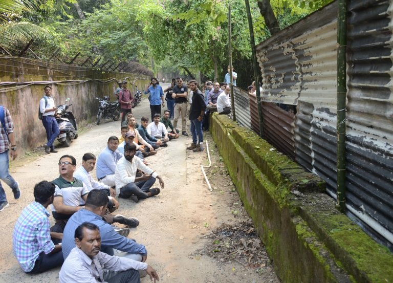 IIT ISM की चहारदीवारी का निर्माण कार्य पर रोक…