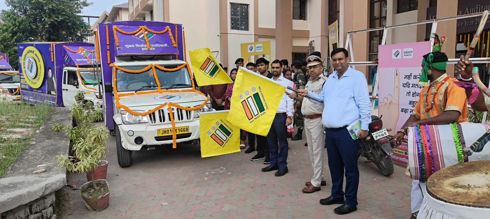 स्वीप अंतर्गत मतदाता जागरूकता को लेकर एलईडी (वर्चुअल रियलिटी) वैन को किया गया रवान…