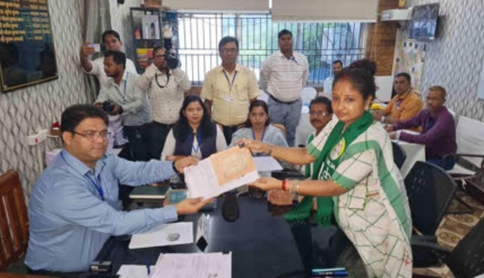 कल्पना सोरेन ने गांडेय से भरा नामांकन पर्चा..दुसरी बार मैदान में..