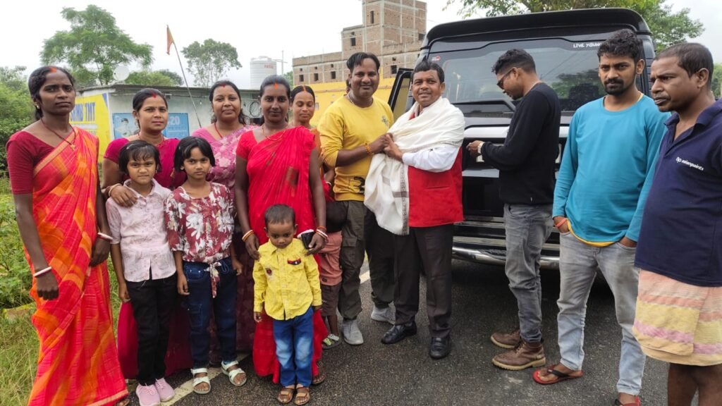 JLKM के कटर समर्थक मुकेश महतो मिक्की अपने टीम के साथ की घर वापसी…