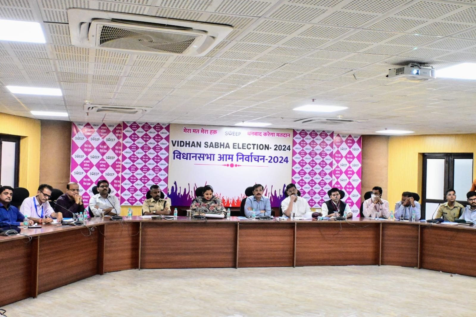 सामान्य, पुलिस व व्यय प्रेक्षक ने की चुनाव की तैयारियों की समीक्षा बैठक…