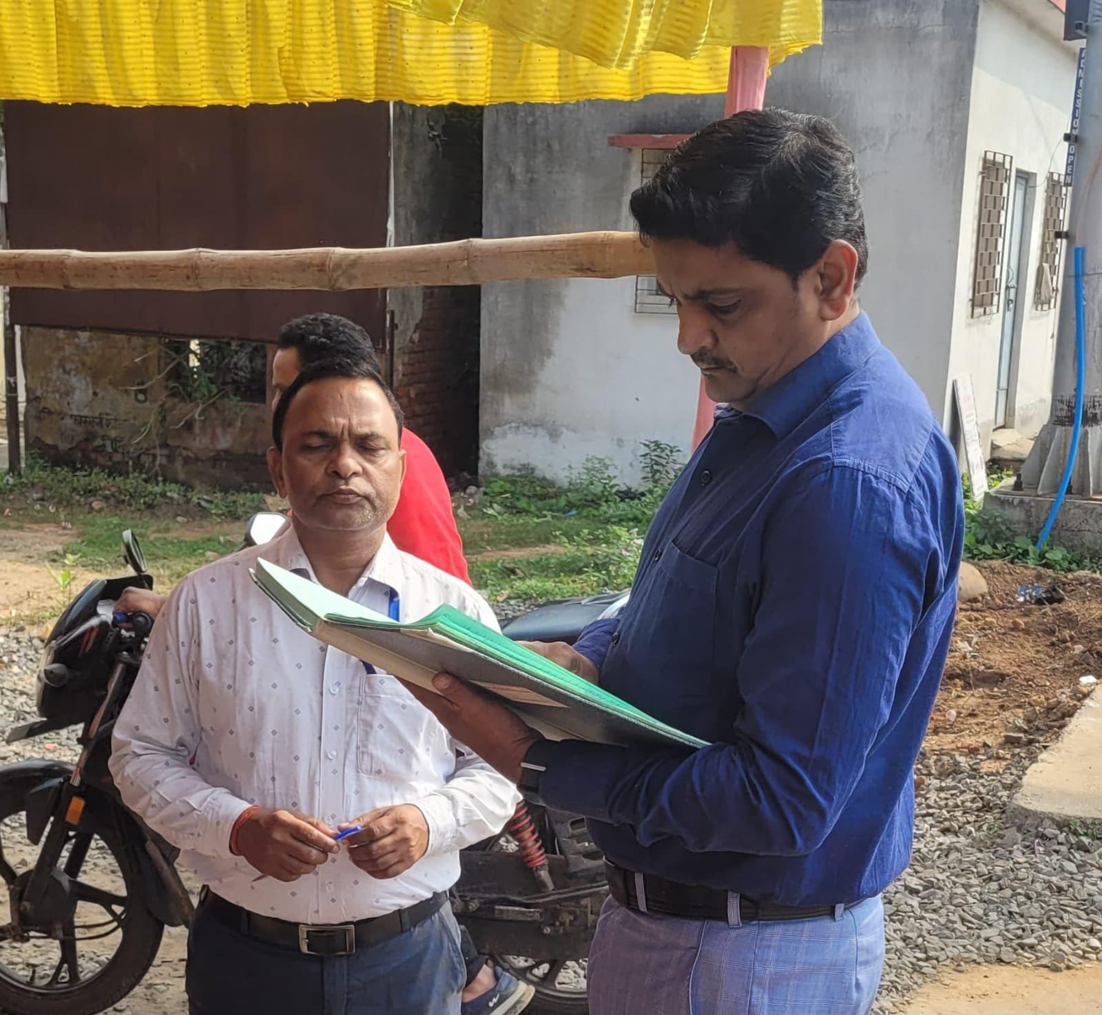 व्यय प्रेक्षक आदित्य ने टुंडी विधानसभा क्षेत्र में कार्यरत विभिन्न स्थैतिक सर्विलांस टीम का किया निरीक्षण….