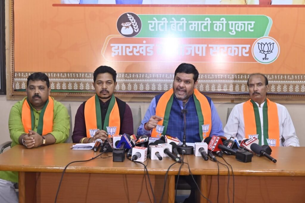 कांग्रेस धारा 370 को बहाल करके आतंकवाद और अलगाववाद का दौर लाना चाहती है : प्रो गौरव वल्लभ…