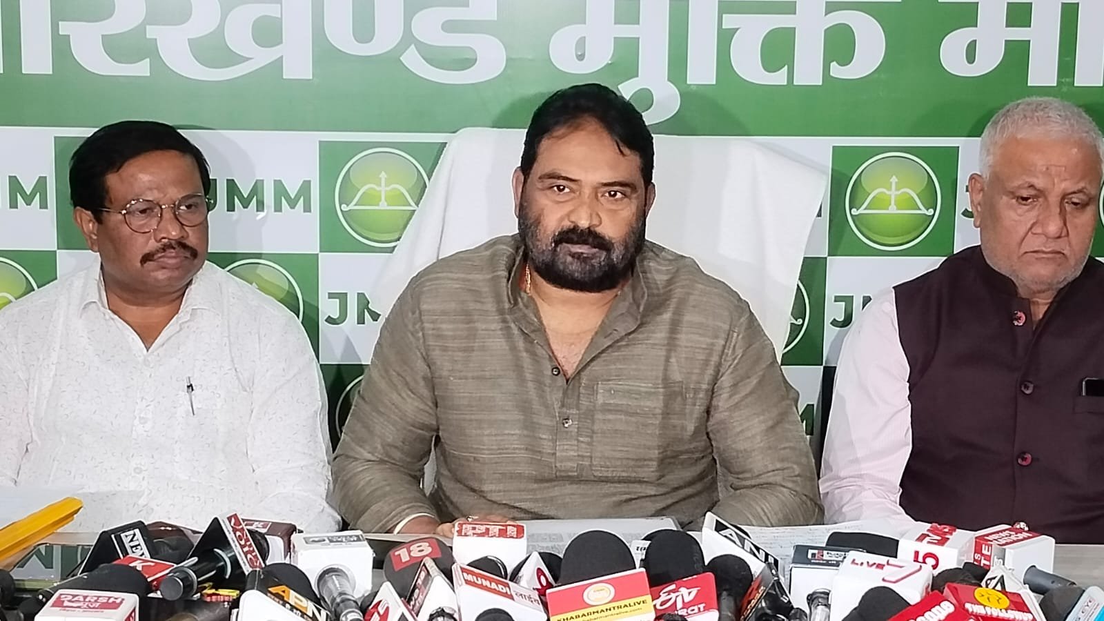 JMM झारखण्ड के निवेशकों के साथ लड़ेगा हक की लड़ाई..सहारा में निवेश करने वाले झारखंडियों का पैसा वापस नहीं करने का जिम्मेवार कौन…