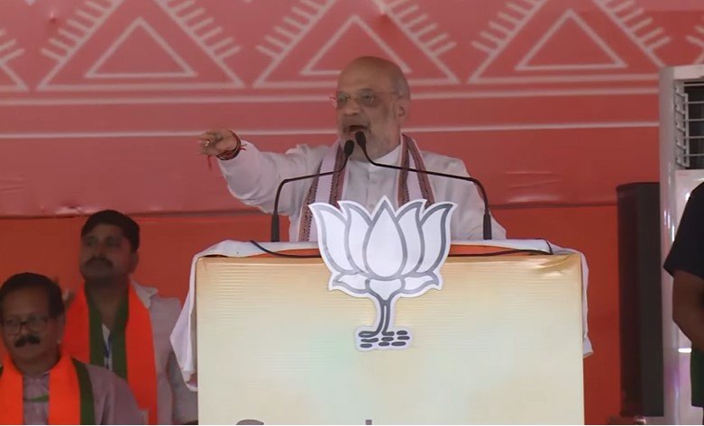 घुसपैठियों की वजह से आदिवासियों की आबादी कम हो रही- गृह मंत्री अमित शाह…