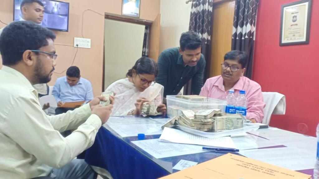 विभिन्न थाना क्षेत्र में जांच के दौरान 36.85 लाख नगद राशि बरामद…