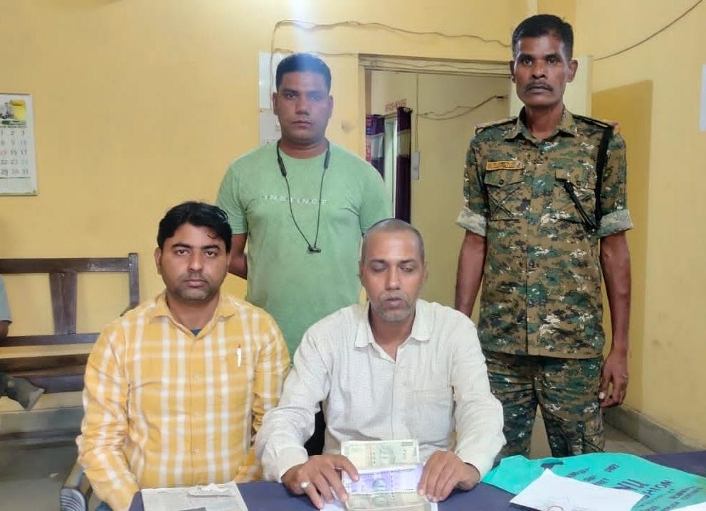 चिरकुंडा चेक पोस्ट से 1 लाख 38 हजार रुपए बरामद…..