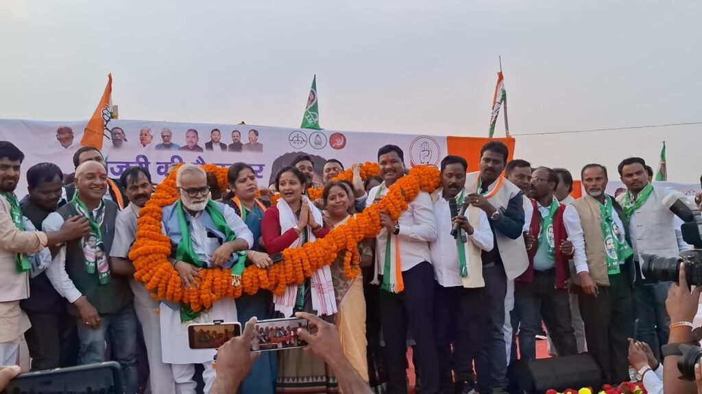 राँची के अनगड़ा प्रखंड के चिल्दाग स्कूल मैदान में कांग्रेस के स्टार प्रचारक व हेमन्त सोरेन की धर्म पत्नि कल्पना सोरेन ने चुनावी सभा को किया सम्बोधित…