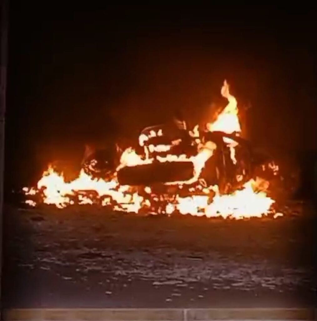 बीसीसीएल कर्मी दुर्गेश कुमार की इलेक्ट्रिक स्कूटी में लागी आग…