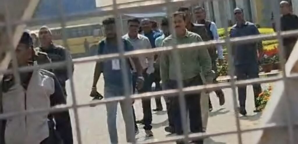 सरला बिरला स्कूल कैम्प्स में प्रशासनिक छापा घण्टो की मसकत के बाद कुछ नहीं मिला…