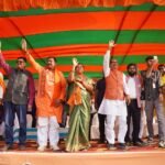 केन्द्रीय मंत्री शिवराज सिंह चौहान ने शनिवार को झारखंड की गाण्डेय और जमुआ विधानसभा में भाजपा प्रत्याशियों के समर्थन में जनसभा को संबोधित किया..