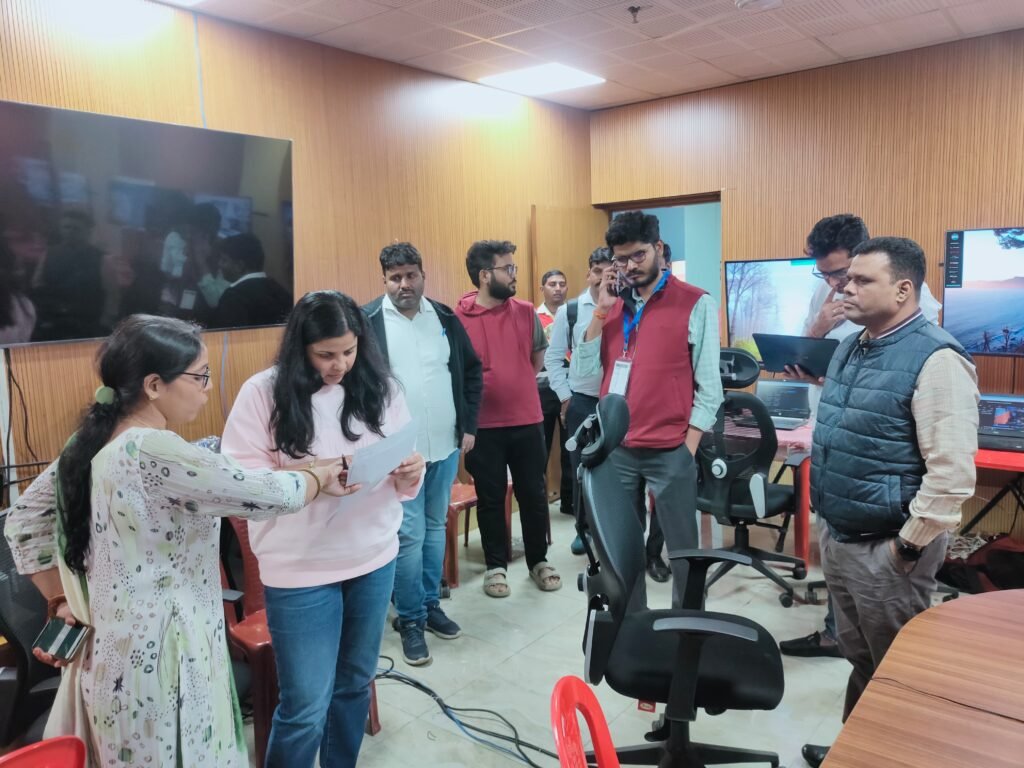 जिला निर्वाचन पदाधिकारी सह उपायुक्त ने किया वेब कास्टिंग कंट्रोल रूम का निरीक्षण…