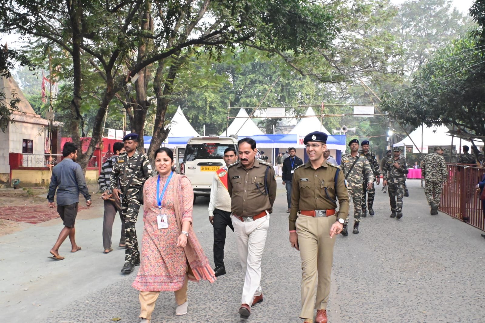 जिला निर्वाचन पदाधिकारी ने किया मतगणना हॉल का निरीक्षण..मतदान की गोपनीयता बनाए रखने का दिया निर्देश…