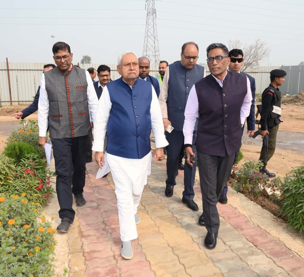 CM ने निर्माणाधीन बिहटा-दानापुर एलिवेटेड सड़क तथा राज्य आपदा मोचन बल, मुख्यालय के निर्माण कार्य की प्रगति का लिया जायजा, तेजी से निर्माण कार्य पूर्ण करने का दिया निर्देश….