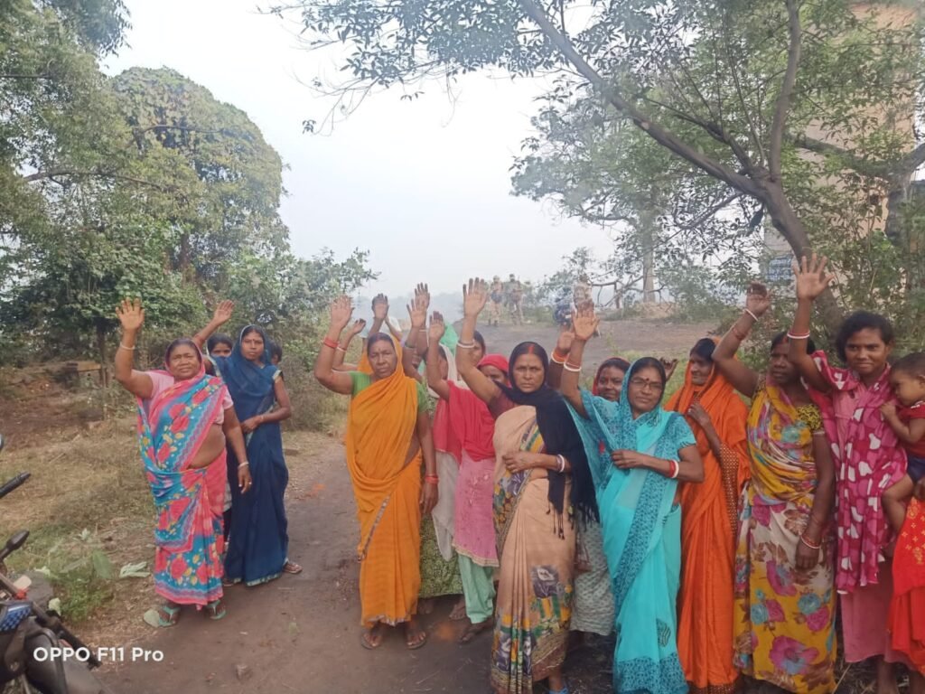 केंदुआडीह के ग्रामीण ब्लास्टिंग स्थल पर पहुंचकर कर ब्लास्टिंग कार्य को किया बाधित.. बीसीसीएल प्रबंधन के खिलाफ जमकर किया विरोध प्रदर्शन…