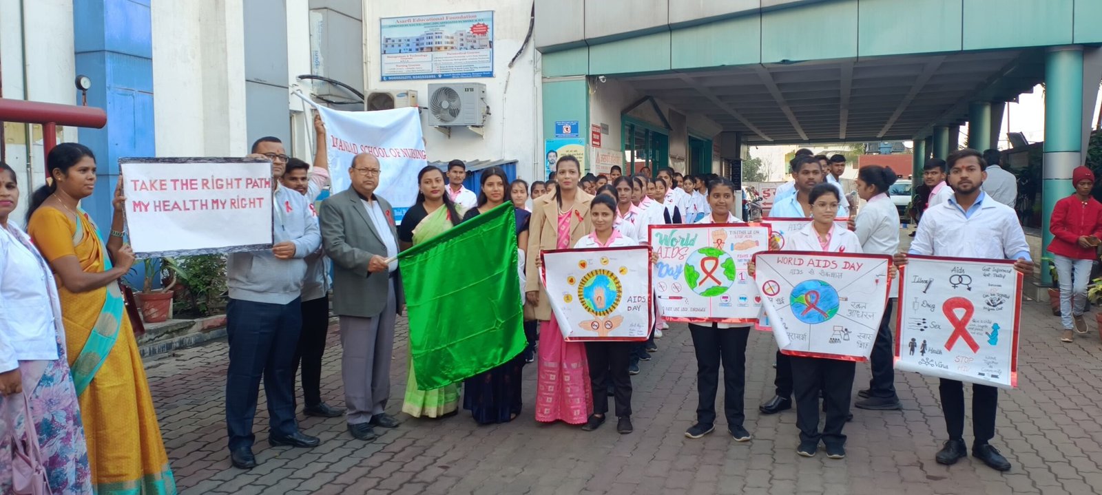 धनबाद स्कूल ऑफ़ नर्सिंग द्वारा विश्व एड्स दिवस की पूर्व जागरूकता कार्यक्रम का आयोजन….