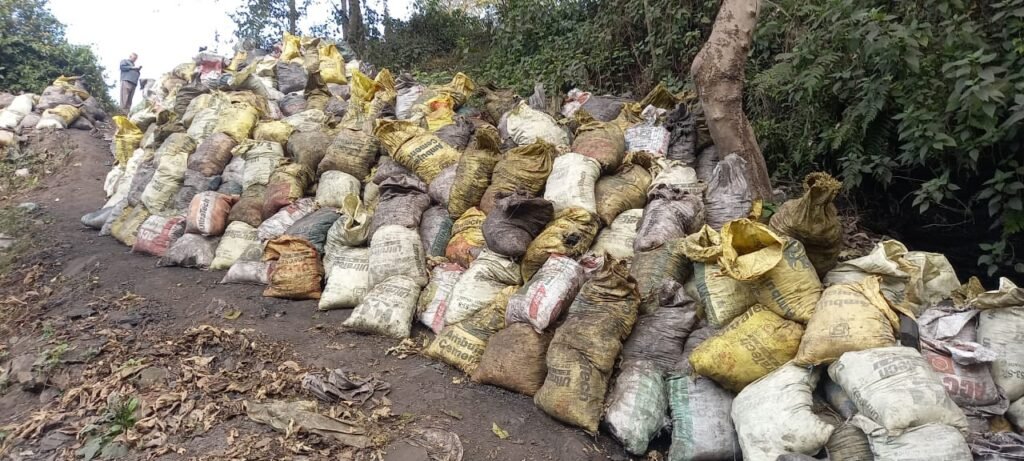 CISF और BCCL की टीम ने संयुक्त रूप से की छापेमारी, भारी मात्रा में अवैध कोयला जप्त…