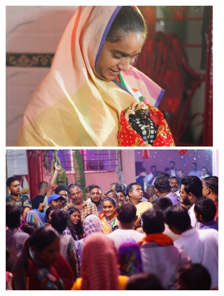 कांग्रेस प्रत्याशी पूर्णिमा नीरज सिंह ने कोयरीबांध स्थित मां काली मंदिर में पूजा अर्चना कर क्षेत्र की जनता की खुशहाली के लिए किया कामना…