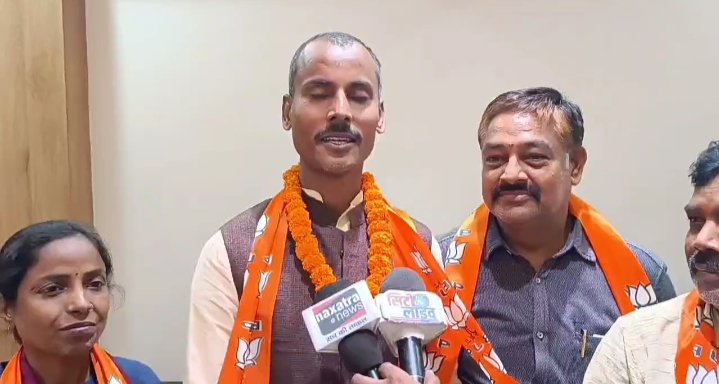 झरिया के युवा समाजसेवी कांग्रेस को त्याग कर पुनःघर वापसी करते हुए भाजपा का दामन थामा….