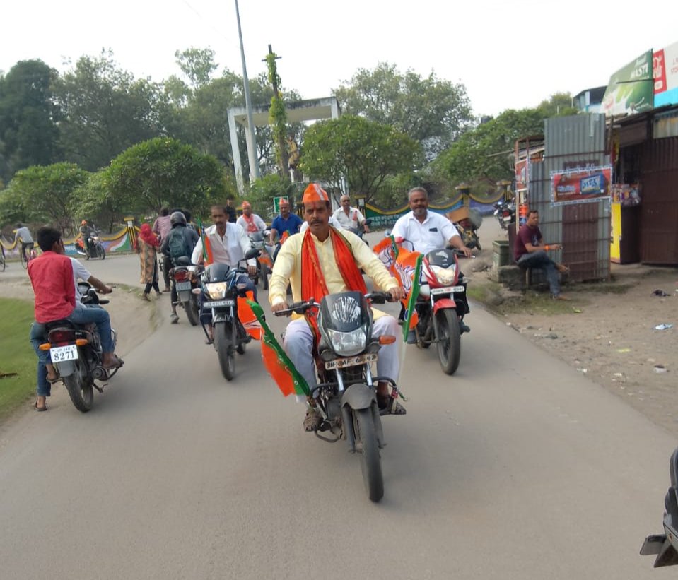 भाजपा सिंदरी नगर अध्यक्ष अरविंद पाठक के नेतृत्व में किया गया जनसंपर्क अभियान…