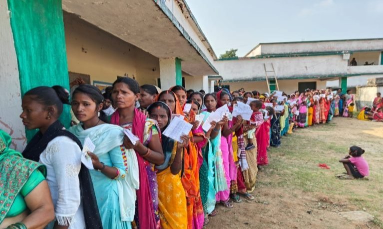 दूसरे और अंतिम चरण के लिए आज 38 विस सीटों पर वोटिंग शुरू..सुरक्षा की चाक चौबंद व्यवस्था….