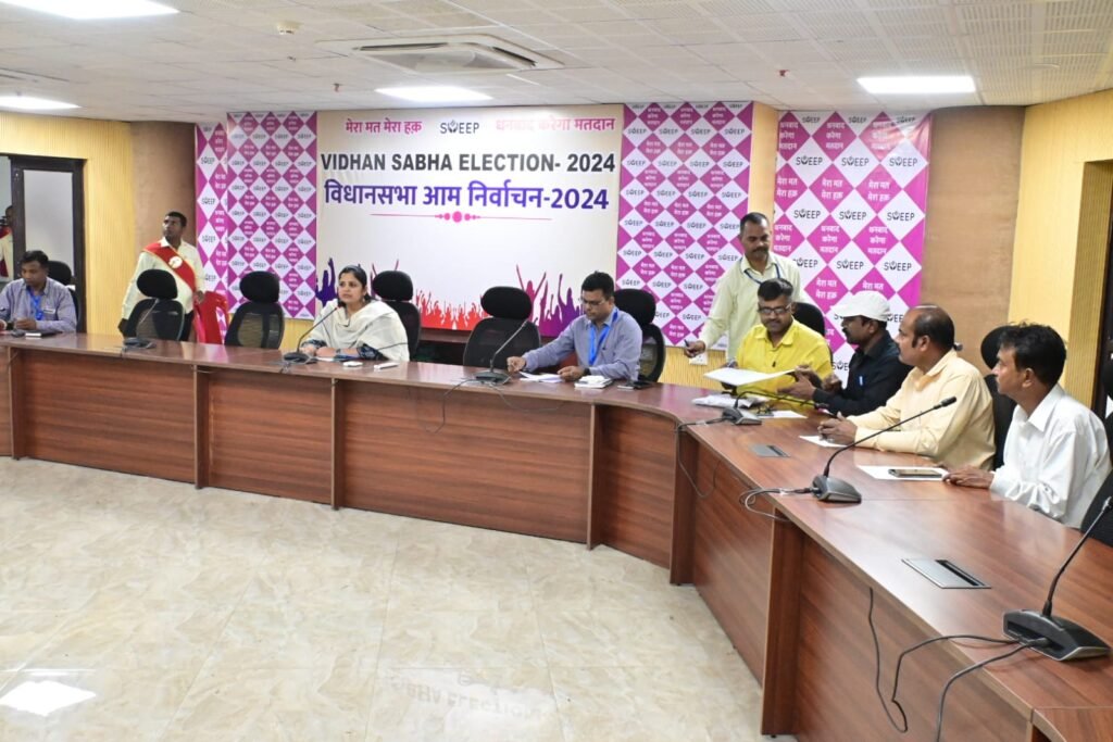 धनबाद व टुंडी विस के ईवीएम का प्रथम सप्लीमेंट्री रेंडमाइजेशन संपन्न…