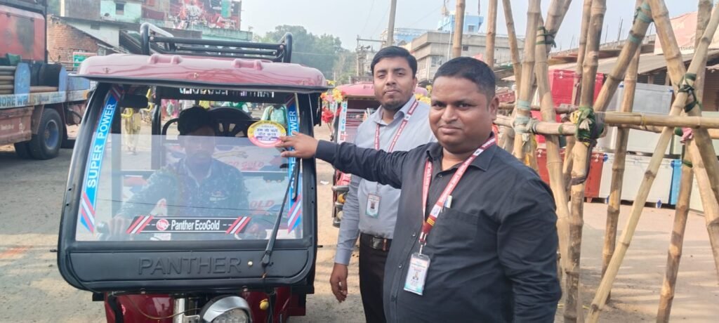 वाहनों पर मतदाता जागरूकता स्टीकर लगाकर जागरूक किया…