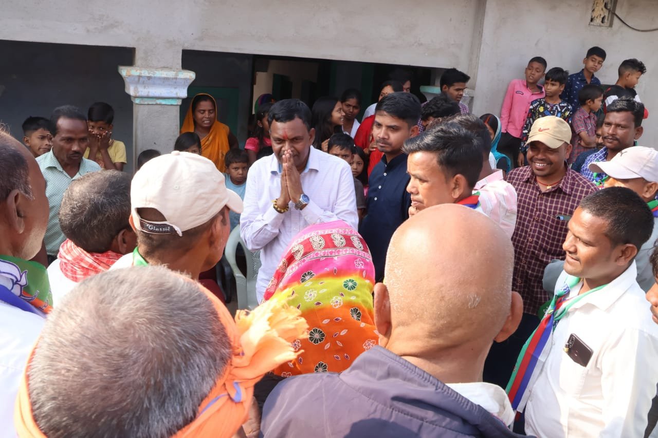 गोमिया मेरा परिवार और मैं गोमिया का बेटा: डॉ लंबोदर महतो…