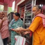 आस्था का महापर्व को लेकर हनुमान मंदिर की ओर से गेहूं और कद्दू का वितरण…