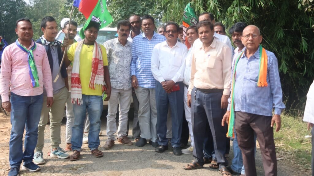 लोगों की सेवा व गोमिया का विकास हमारी प्रतिबद्धता : डॉ लंबोदर महतो