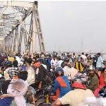 ट्रैफिक जाम में फंसी एम्बुलेंस.. बीच सड़क पर तड़प-तड़प कर गयी मरीज की जान…