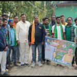 डॉ लंबोदर महतो के पक्ष में गोल बंद हो रहे हैं लोग, चर्चा का विषय बनी उनकी सादगी…