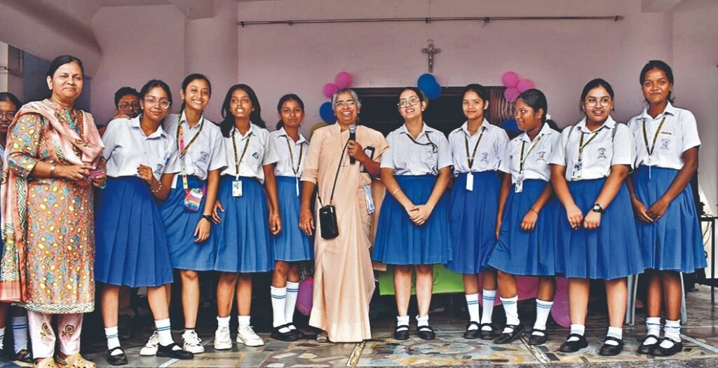 पंडित जवाहरलाल नेहरू की जयंती पर जिले भर के शिक्षण संस्थानों में कार्यक्रम आयोजित कर श्रद्धांजलि अर्पित की गयी…